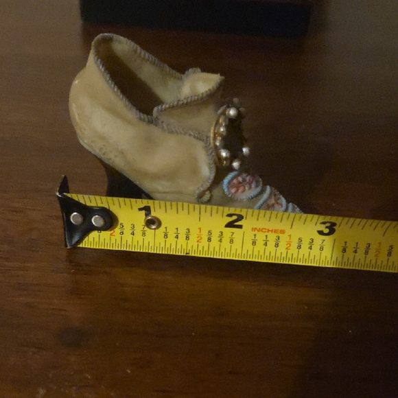Vintage Embellished Shoe Table Ornament - Picture 5 of 6